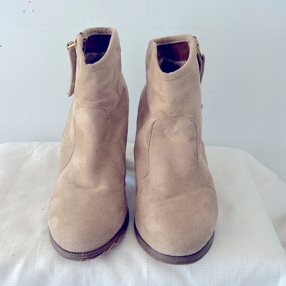 Altar'd State Shoes - Altar'd State 6.5 tan suede ankle bootie, used in good condition. Smoke free